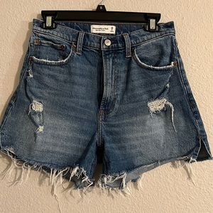 Abercrombie & Fitch High Rise 4” Short / Size 28/6
